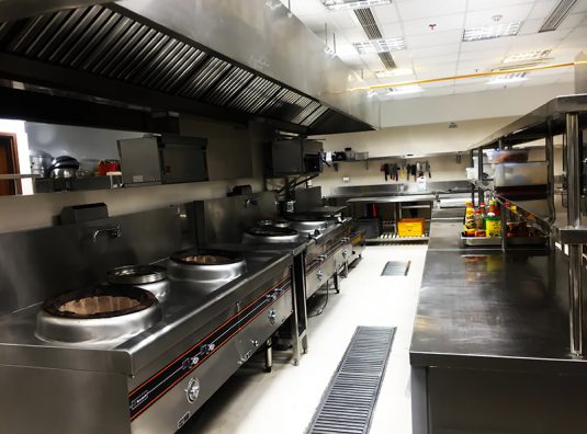 Lắp đạt dàn bếp công nghiệp đạt chuẩn – Phương Gia JSC