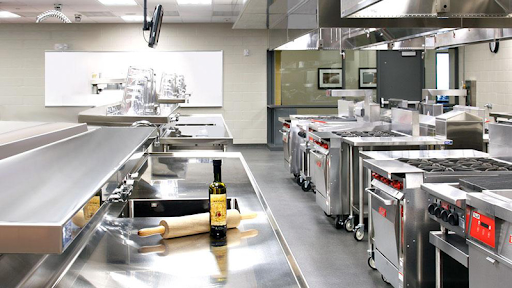 Tại sao nên đặt mua thiết bị bếp công nghiệp nhà hàng số lượng lớn?